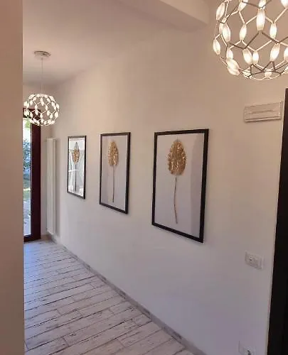 Riva Del Gallo Oda ve Kahvaltı 4*