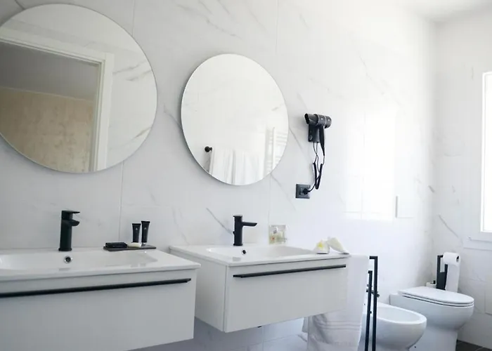 Riva Del Gallo Bed & Breakfast 4*